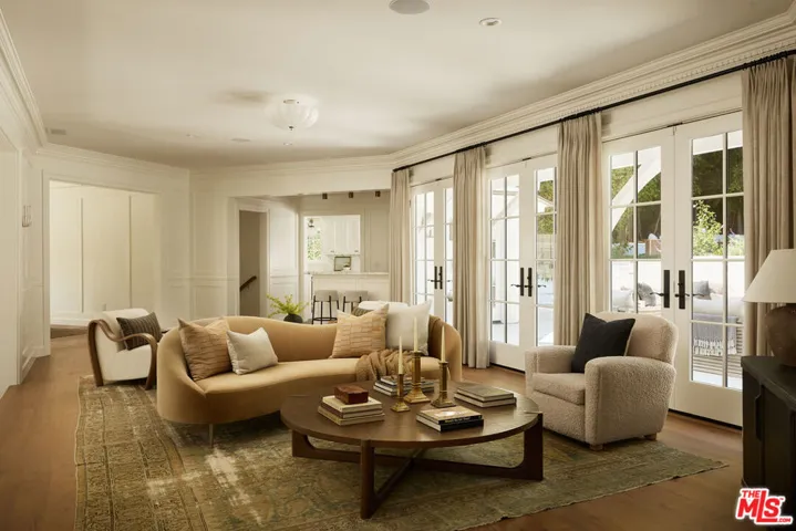31 Oakmont Drive, Los Angeles, California 90049 — photo 5