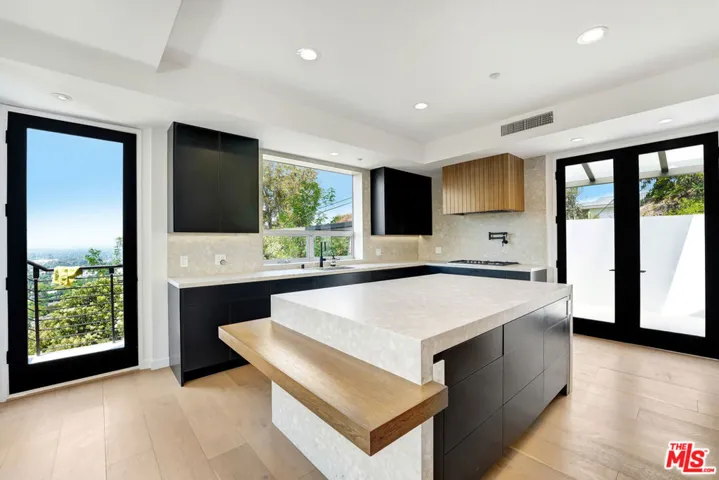 3761 Glenridge Drive, Sherman Oaks, California 91423 — photo 5