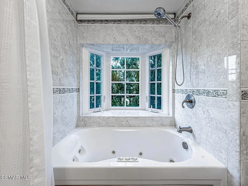 Upstairs Secondary Bathroom