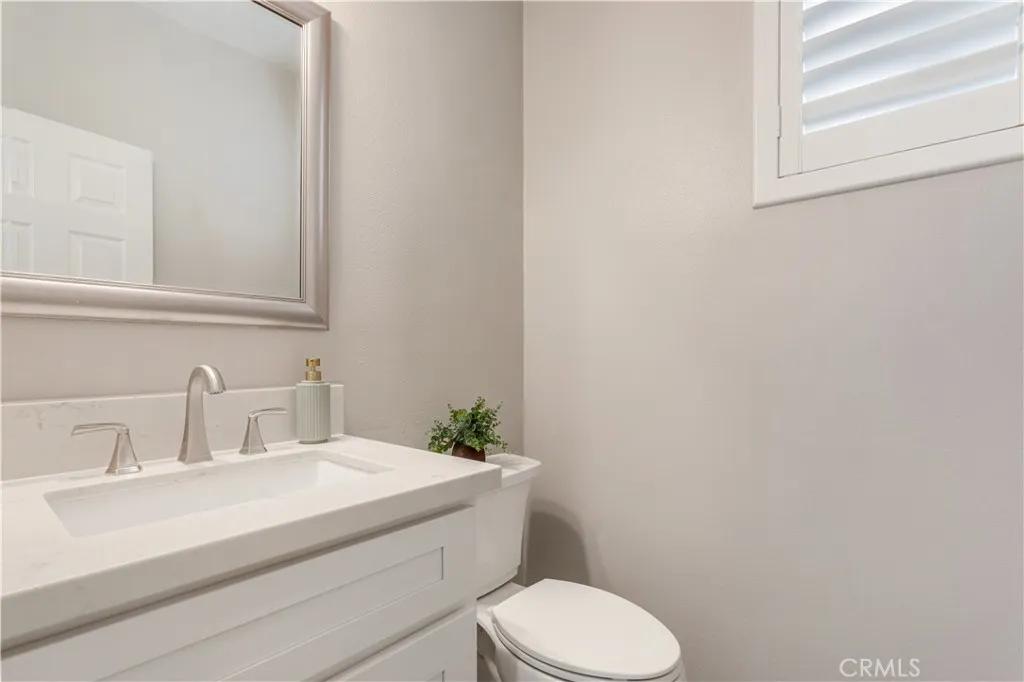 Main Level 1/2 Bath Main Level 1/2 Bath