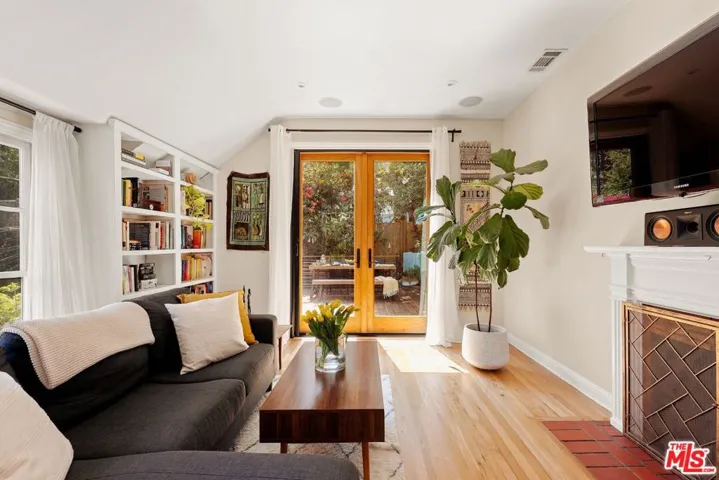 6871 Sunny, Los Angeles, California 90068 — photo 4