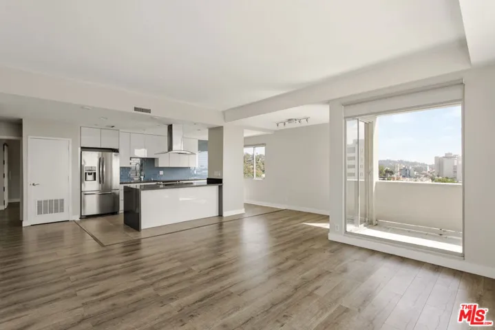 7250 Franklin Avenue 717, Los Angeles, California 90046 — photo 5