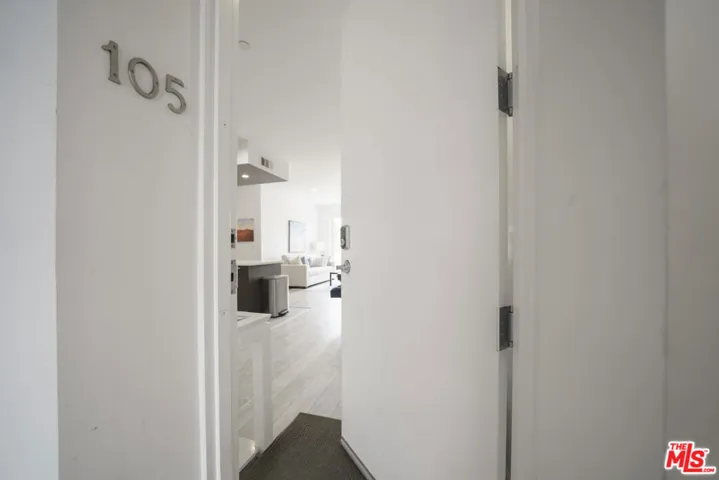 118 S Kenwood Street 105, Glendale, California 91205 — photo 5