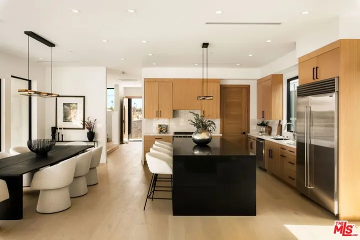 605 Erskine Drive, Los Angeles, California 90272 — photo 4