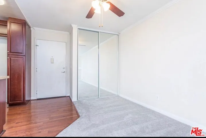 5530 Owensmouth Avenue 219, Woodland Hills, California 91367 — photo 4