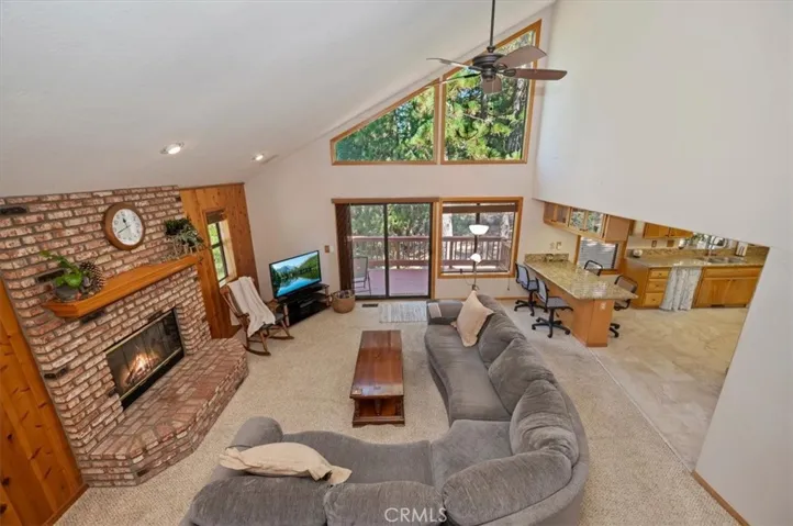 31310 Oakleaf, Running Springs, California 92382 — photo 4