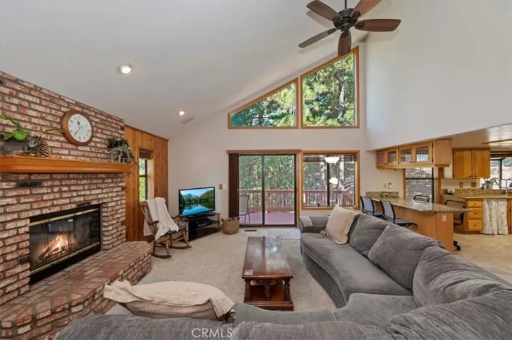 31310 Oakleaf, Running Springs, California 92382 — photo 5