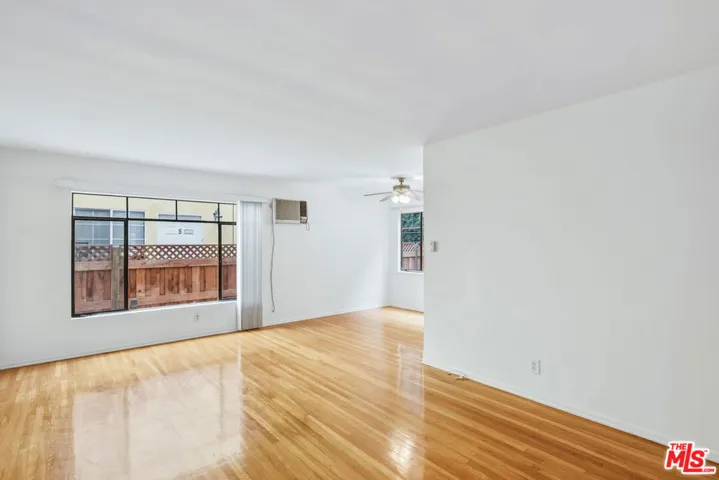 1058 S Wooster Street 3, Los Angeles, California 90035 — photo 4