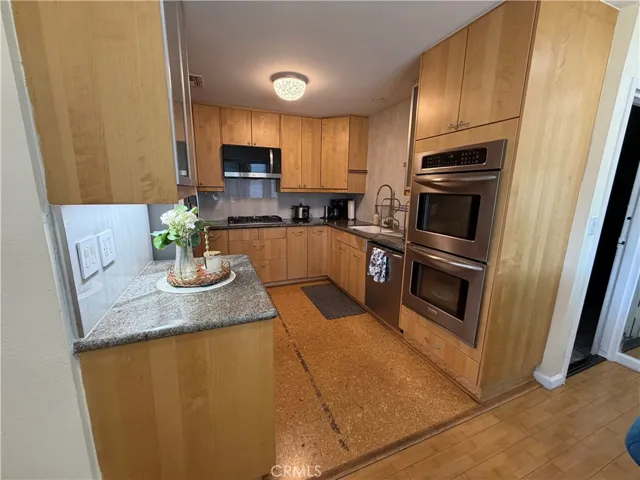 19231 Sherman Way 36, Los Angeles, California 91335 — photo 4