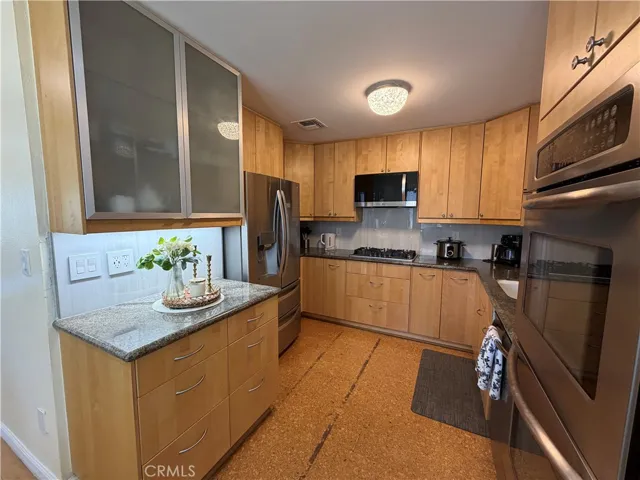 19231 Sherman Way 36, Los Angeles, California 91335 — photo 5