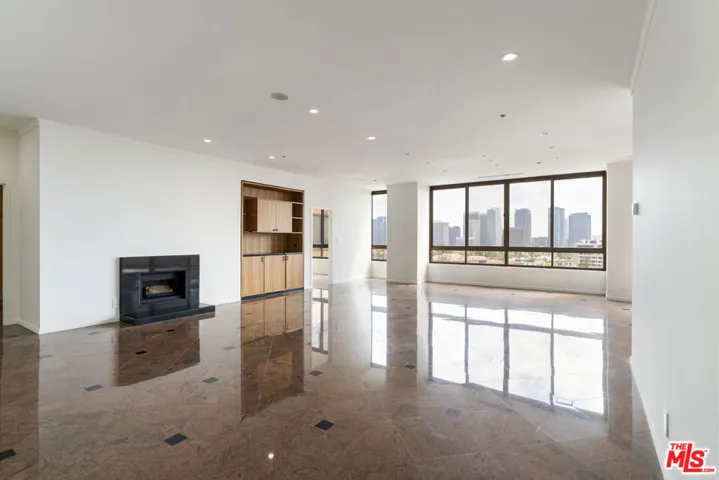 10430 Wilshire Boulevard 606, Los Angeles, California 90024 — photo 4