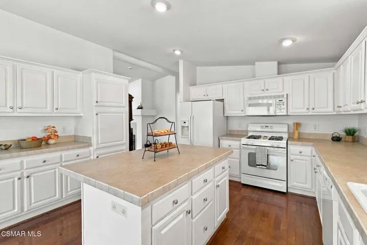 195 Tierra Rejada Road 127, Simi Valley, California 93065 — photo 4