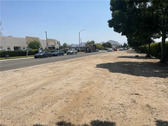 130 W W Walnut Avenue, Perris, California 92571 — photo 5