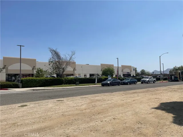 130 W W Walnut Avenue, Perris, California 92571 — photo 4