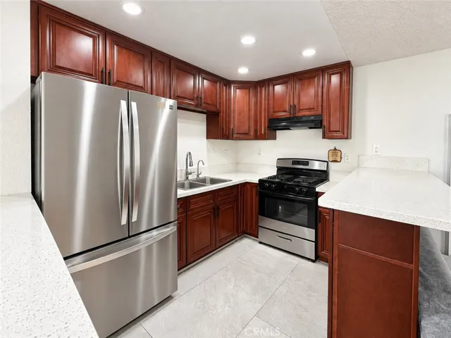 801 E Chestnut Street 2, Glendale, California 91205 — photo 4