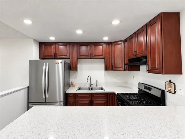 801 E Chestnut Street 2, Glendale, California 91205 — photo 5
