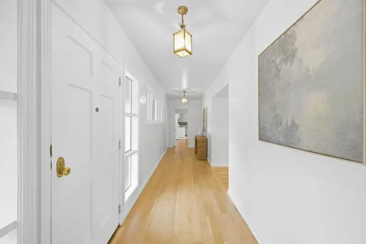 2425 Alameda De Las Pulgas, San Mateo, California 94403 — photo 4
