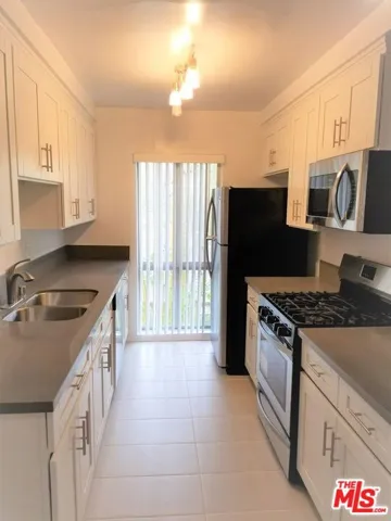 7607 Norton Avenue 4, West Hollywood, California 90046 — photo 5