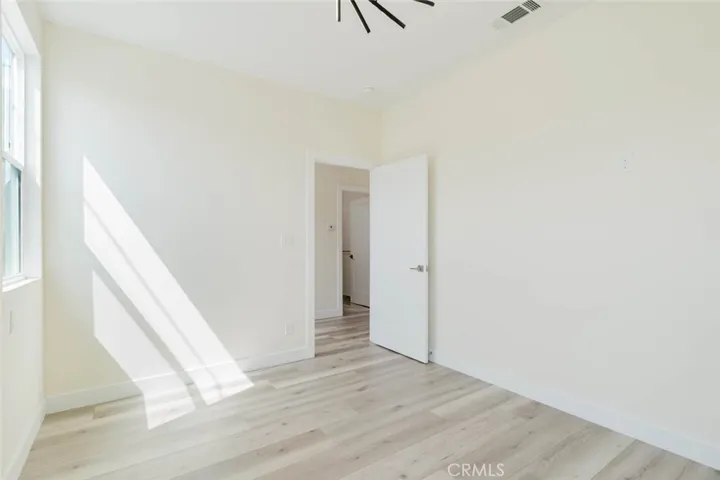 10405 N Ruffner Avenue, Granada Hills, California 91344 — photo 5