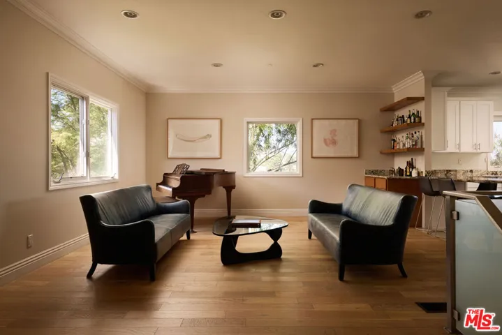 1018 N Tigertail Road, Los Angeles, California 90049 — photo 5