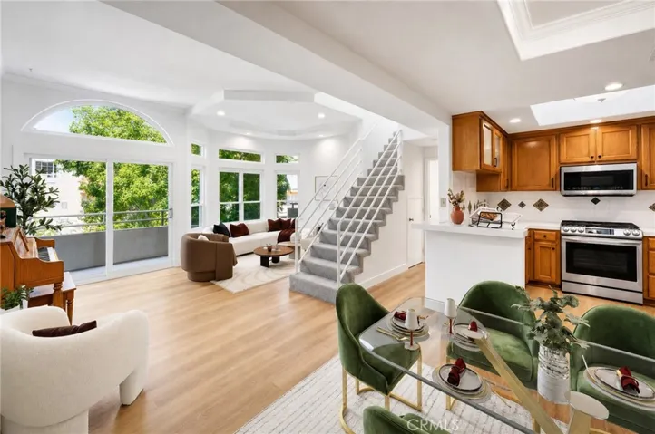 4230 Colfax, Studio City, California 91604 — photo 4