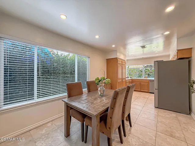cKitchen and Dining2