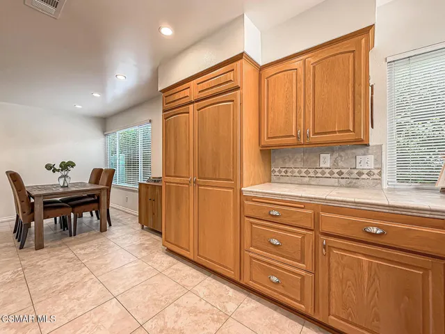 cKitchen and Dining8