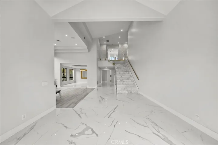23129 Burbank Boulevard, Woodland Hills, California 91367 — photo 4