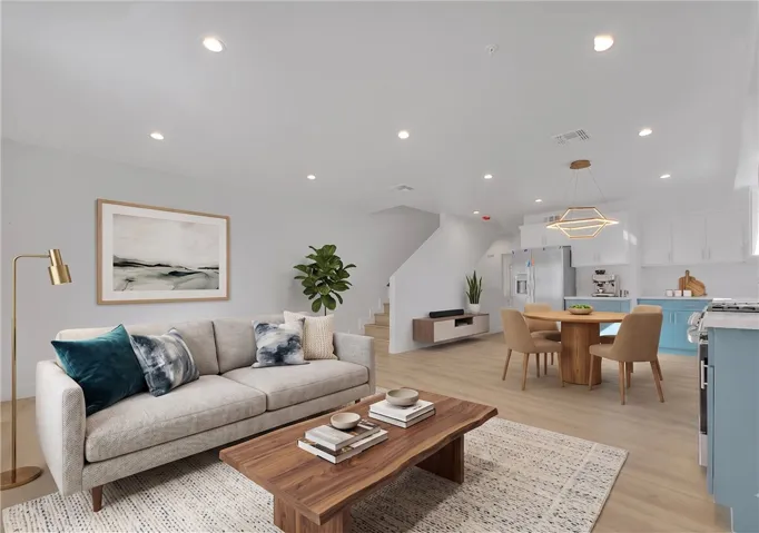 5852 Vineland 5852-2, North Hollywood, California 91601 — photo 5