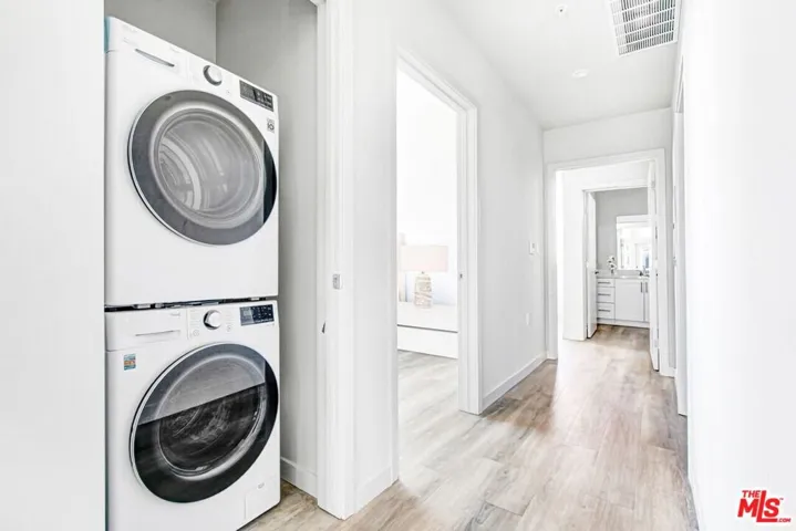 2847 Leeward Avenue 408, Los Angeles, California 90005 — photo 5