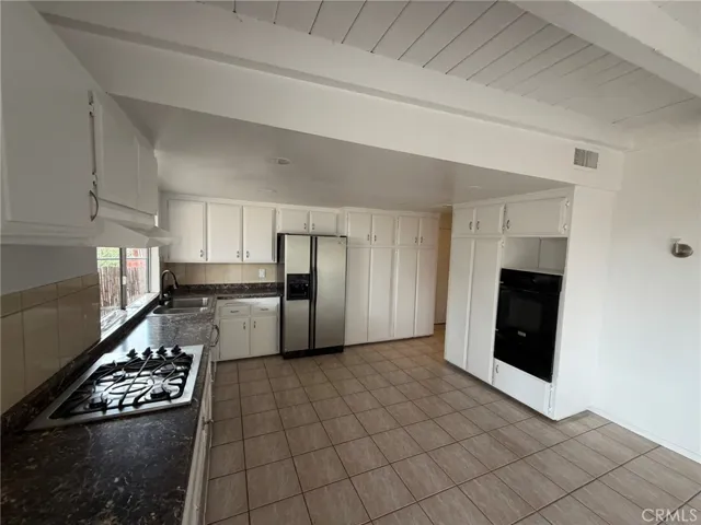 6792 Rolling Hills Drive, Riverside, California 92505 — photo 5