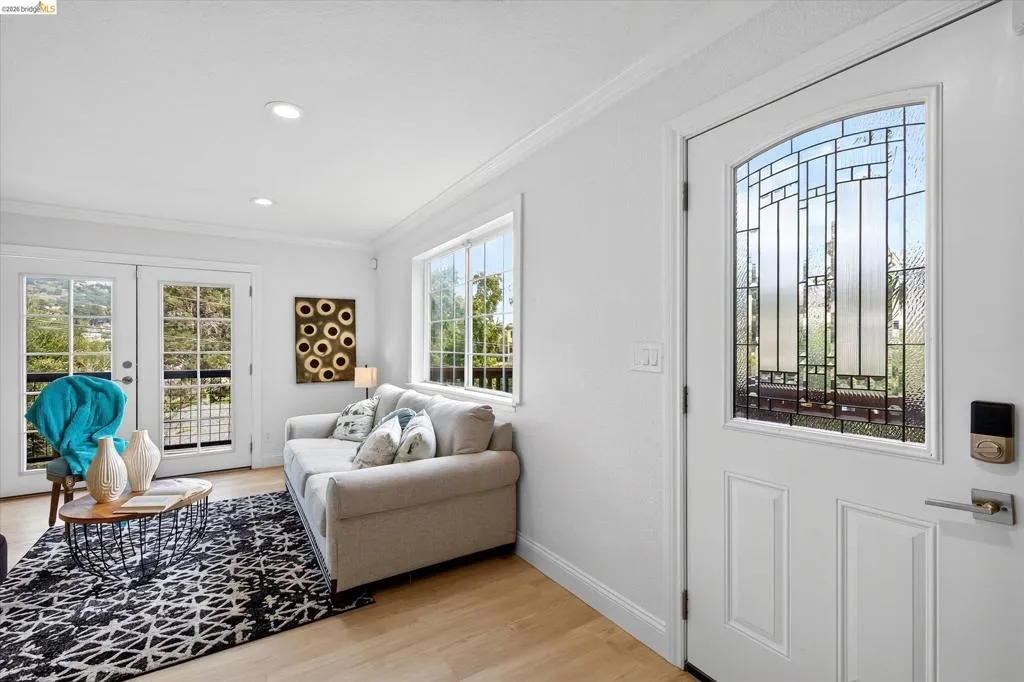 Entry door with decorative leaded glass and smart lock hardware
