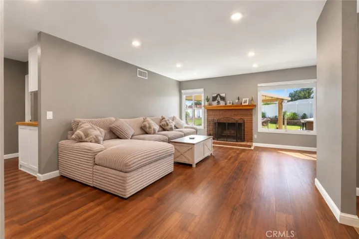 1305 Turquoise, Corona, California 92882 — photo 4
