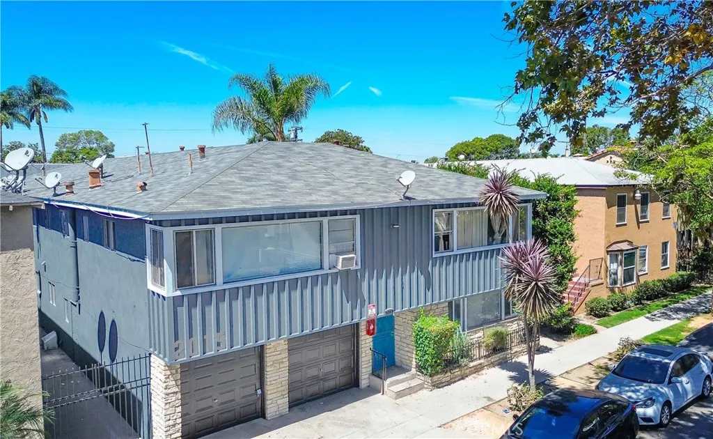 2015 Cedar Ave
