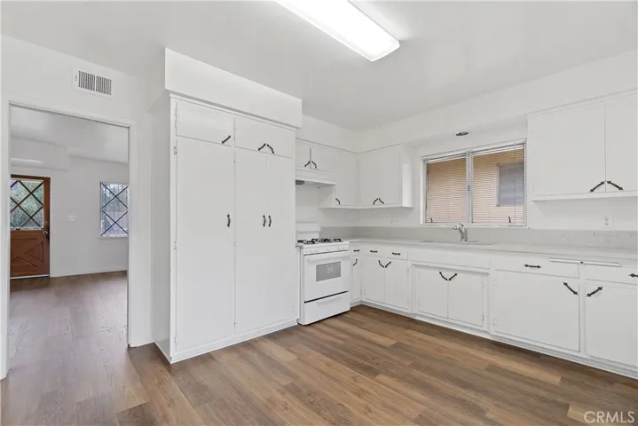 534 Roosevelt Road N, Redlands, California 92374 — photo 5