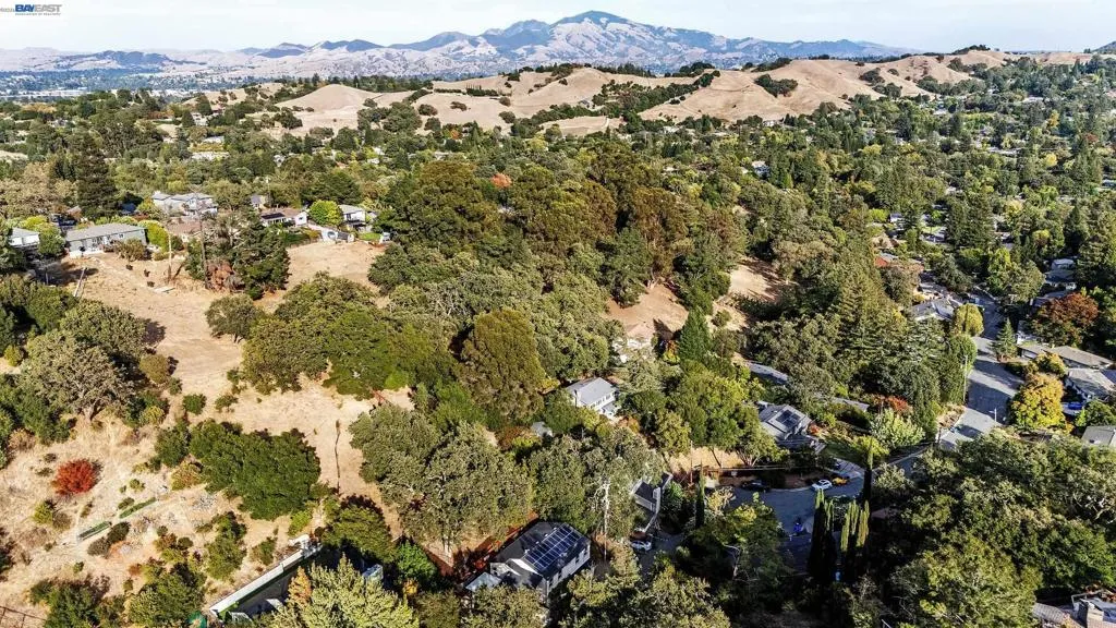 25600 sq ft lot 1/2 acre