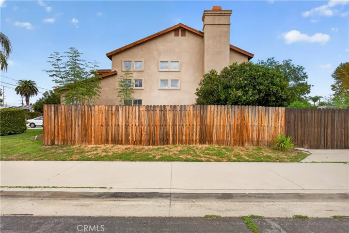 8200 Crebs, Reseda, California 91335 — photo 4
