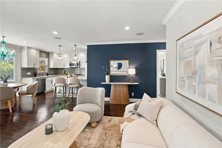 335 N Catalina Street, Burbank, California 91505 — photo 4