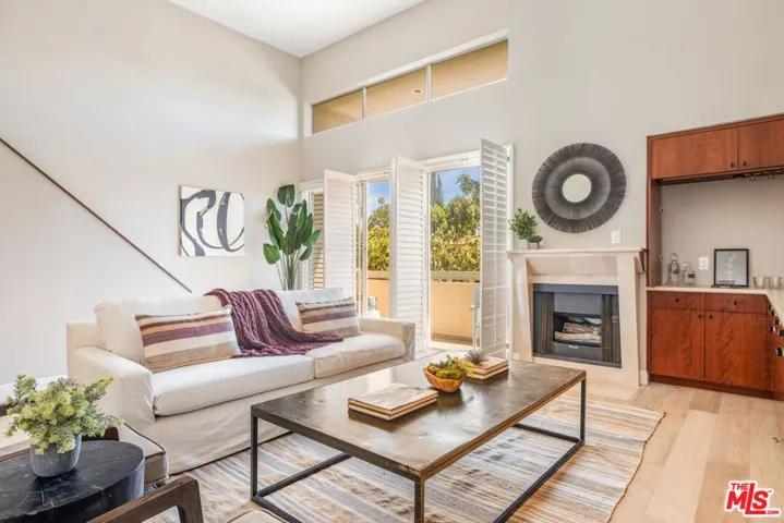 10511 Ashton Avenue 305, Los Angeles, California 90024 — photo 4