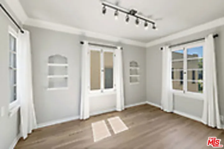 815 N Harper Avenue, Los Angeles, California 90046 — photo 5