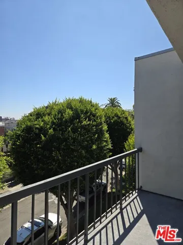 8535 W West Knoll Drive 301, West Hollywood, California 90069 — photo 5