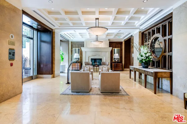 10727 Wilshire Boulevard 502, Los Angeles, California 90024 — photo 5