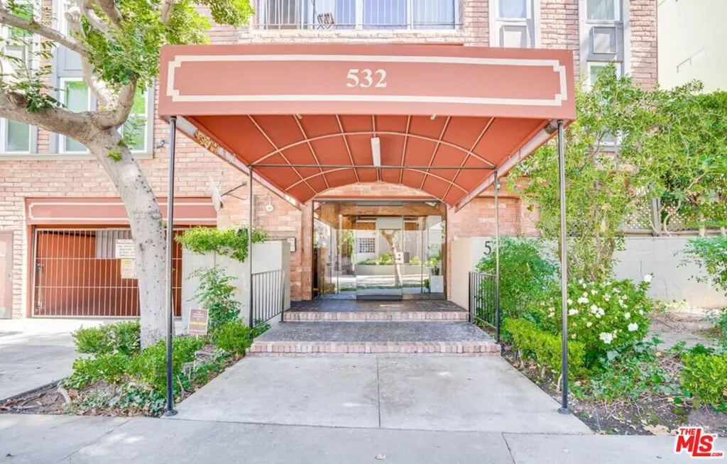 532 N Rossmore Ave #306