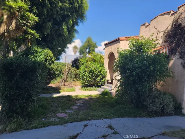 2016 Thurman Avenue, Los Angeles, California 90016 — photo 5