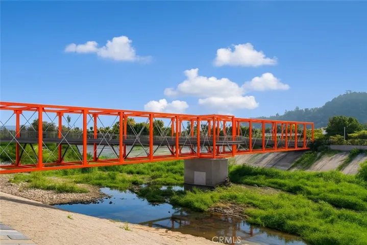 Taylor Yard Pedestrian Bridge