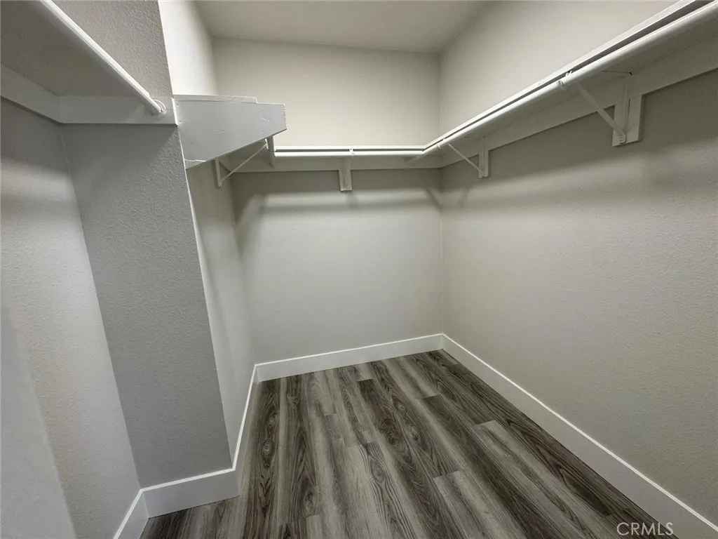 Large Walk-in closet Large Walk-in closet