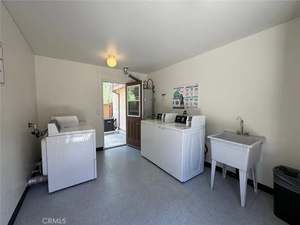 Community Laundry Room Community Laundry Room