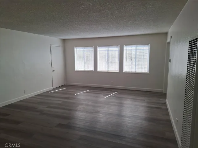 1040 W Reeve, Compton, California 90220 — photo 5