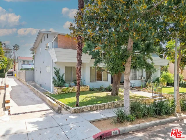 1218 N Laurel Avenue, West Hollywood, California 90046 — photo 5