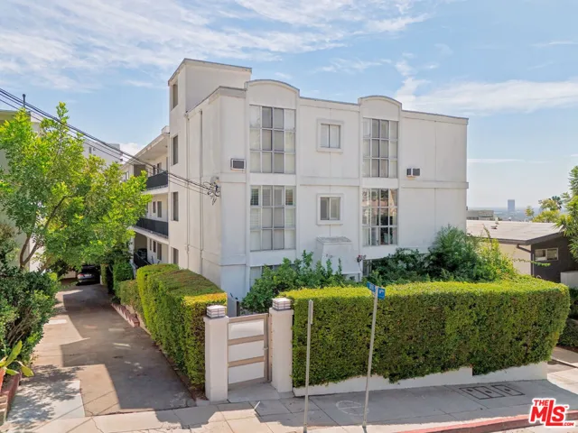 1214 N Clark Street, West Hollywood, California 90069 — photo 4